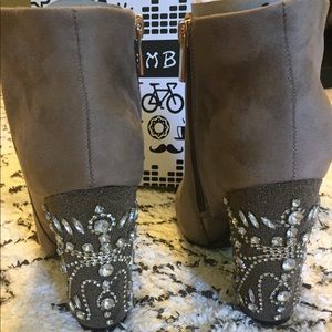 Bamboo suede booties ‼️Make me an offer‼️